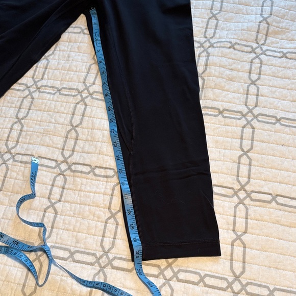 2 pair WELL LOVED Lululemon crop Align Leggings - Black - Picture 3 of 6